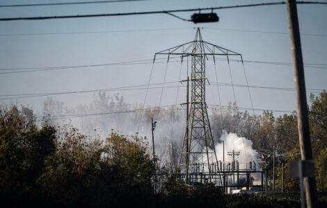 Evacuation area around Toledo chemical tank leak is reduced as conditions improve